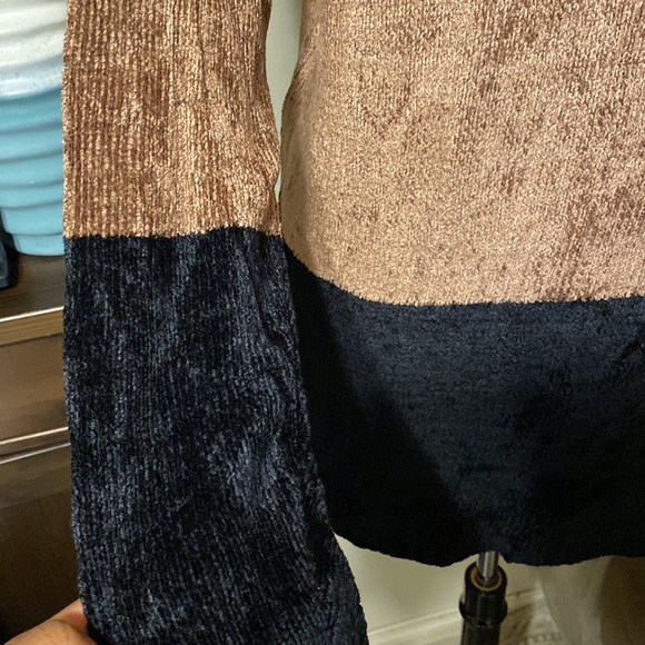 NWOT EURO JOY PARIS -L- MILANO WOMEN SWEATER SIZE L - Picture 5 of 7